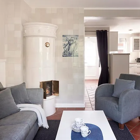 Haus Eiderstedt 1 Hébergement de vacances *